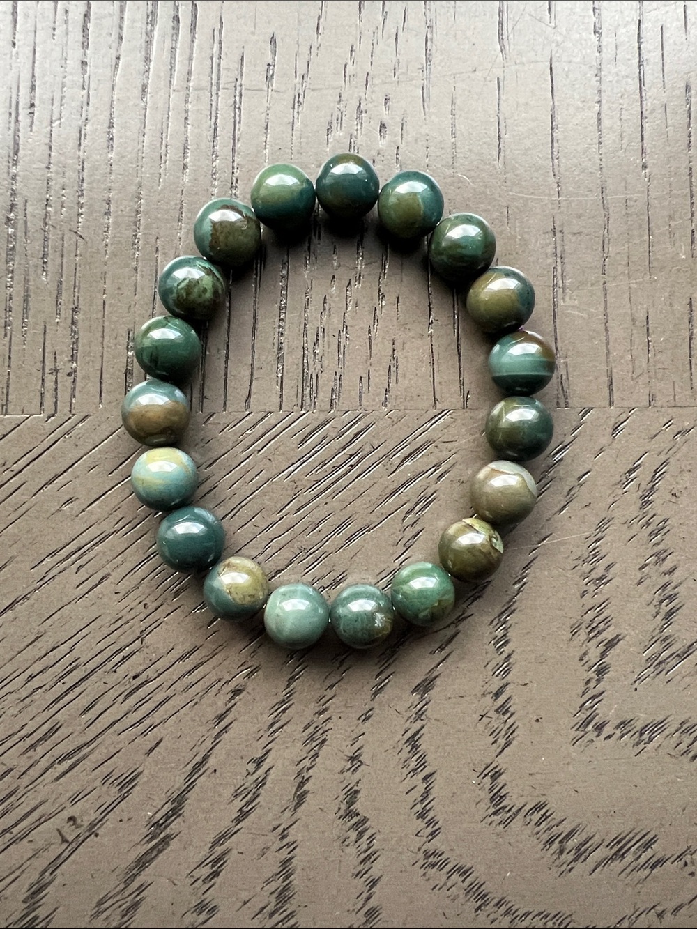 Green Alashan agate bracelet 10mm SIZE 6.75’ - Picture 2 of 2